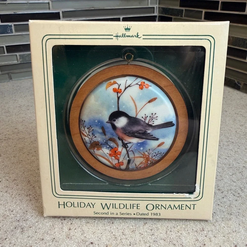 Vintage 1983 Hallmark Keepsake Ornament Holiday Wildlife Black Capped Chickadee